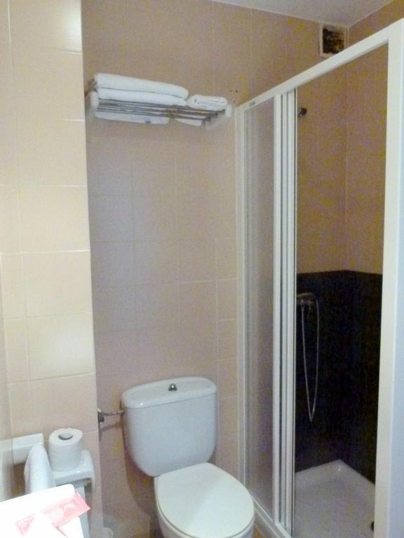 Hostal Chiquin Tapia De Casariego Habitación foto