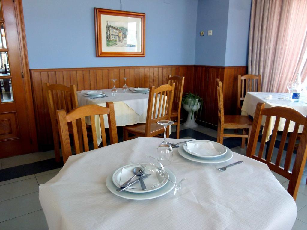 Hostal Chiquin Tapia De Casariego Exterior foto
